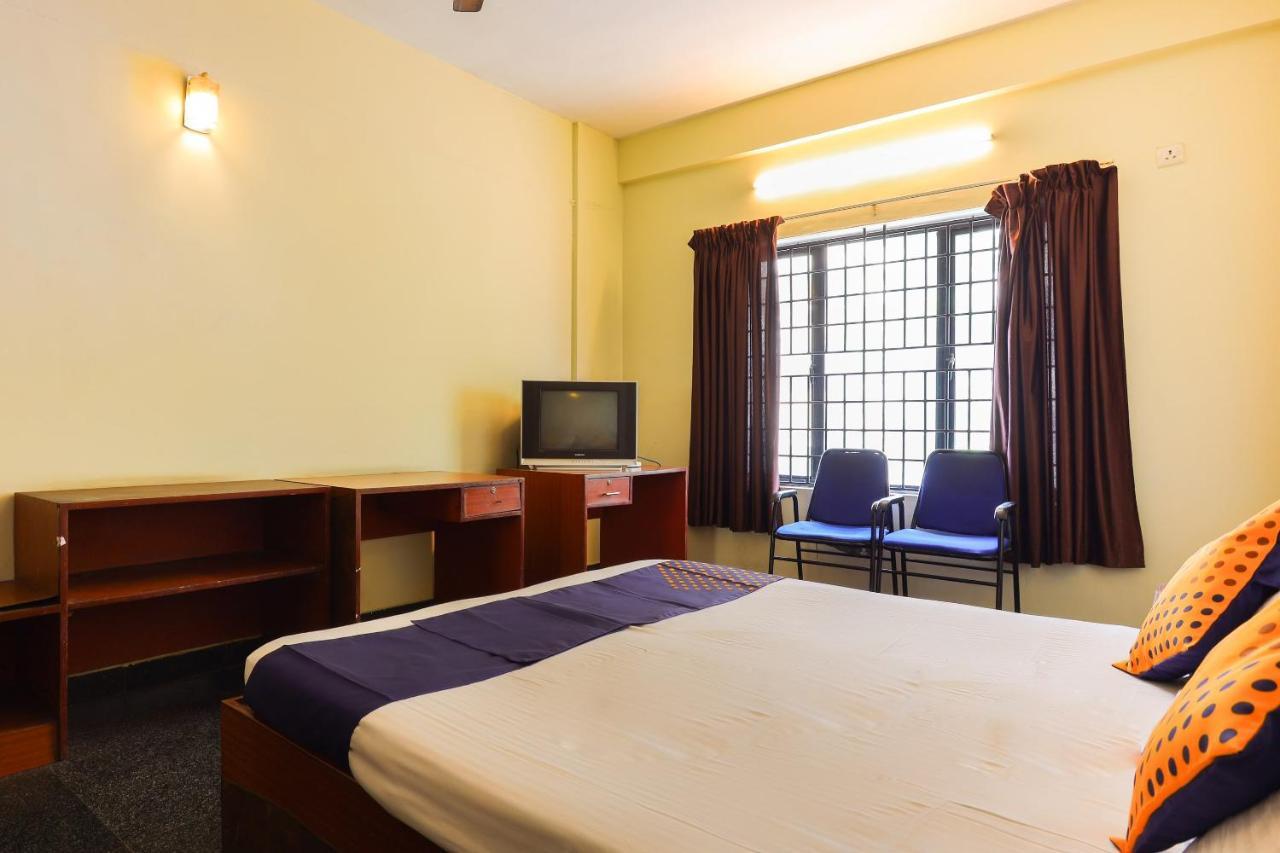 Spot On 64230 Killi Tourist Home Thiruvananthapuram Ngoại thất bức ảnh